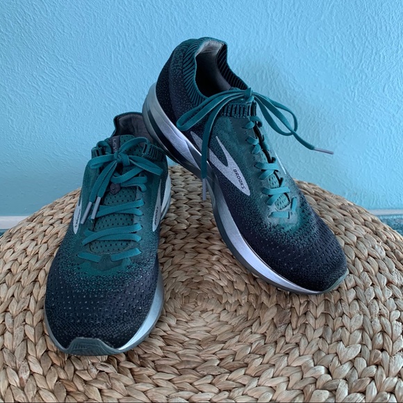 brooks size 15